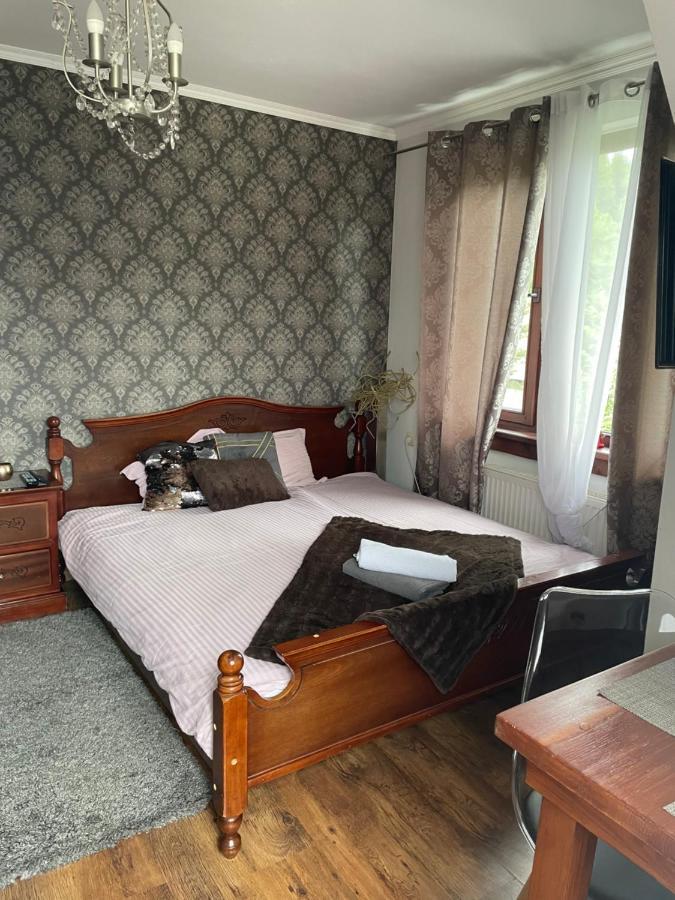 Apartamenty I Pokoje U Staszelow 포로닌 외부 사진