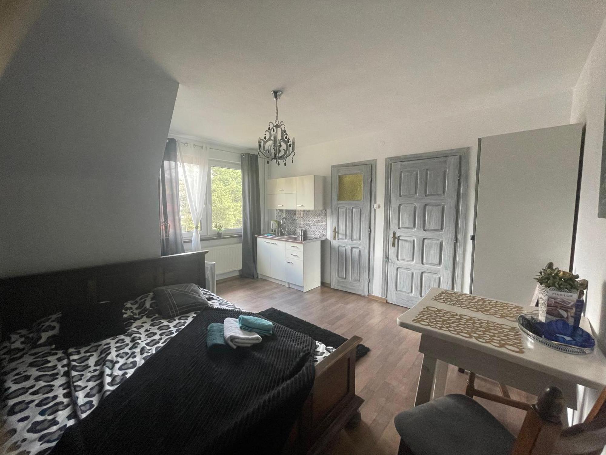 Apartamenty I Pokoje U Staszelow 포로닌 외부 사진