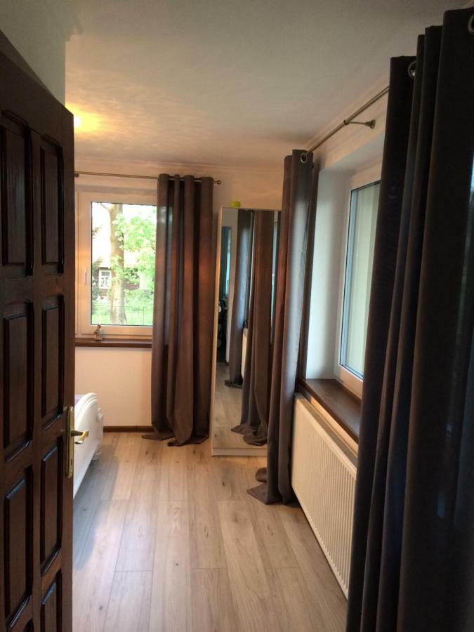 Apartamenty I Pokoje U Staszelow 포로닌 외부 사진